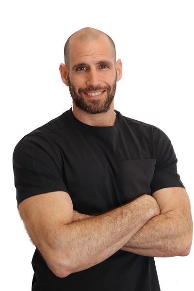 ארז אמיר רכז קורס ג'ימנסטיקס בקמפוס שיאים
